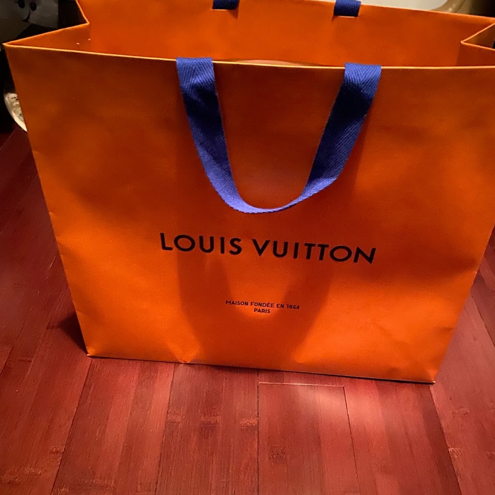 COPY - Louis Vuitton shopping bag